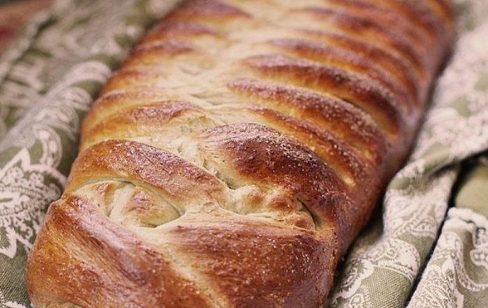 Cardamom Sweet Bread | Pulla. EUROPE, FINLAND