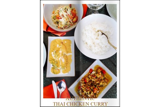 AUTHENTIC THAI CHICKEN CURRY. Extraordinary curry food.