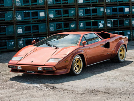 LAMBORGHINI COUNTACH. Top 14 Most Iconic Sports Cars Of All Time. Nr 4.