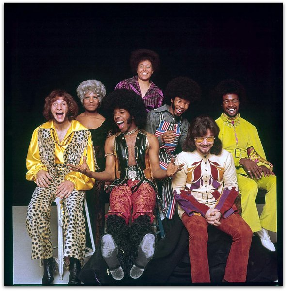 SLY AND THE FAMILY STONE. The essays on these singers, producers and musicians.