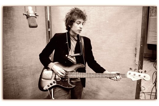 BOB DYLAN. The essays on these singers, producers and musicians.