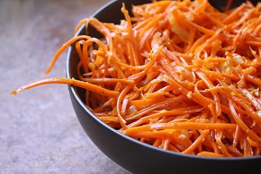 Морковка: корейская и не только. Новеллы о кулинарии с Александром Ториным.
