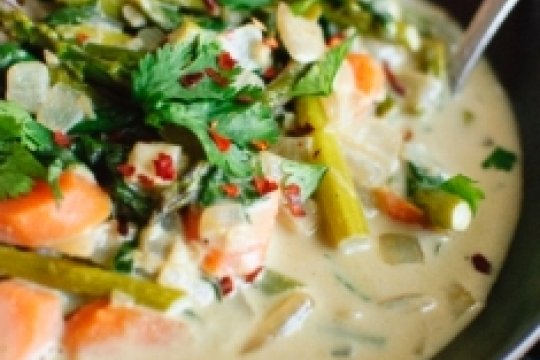 Vegetarian Green Coconut Curry with Quinoa