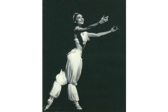 Altynai Asylmuratova在俄罗斯芭蕾舞伟大的名字 |MolliMail.com