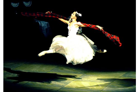 Yelena Andrienko在俄罗斯芭蕾舞伟大的名字 |MolliMail.com