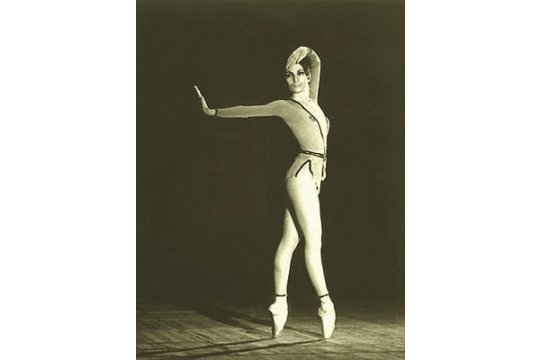 Svetlana Adyrkhaeva在俄罗斯芭蕾舞伟大的名字 |MolliMail.com